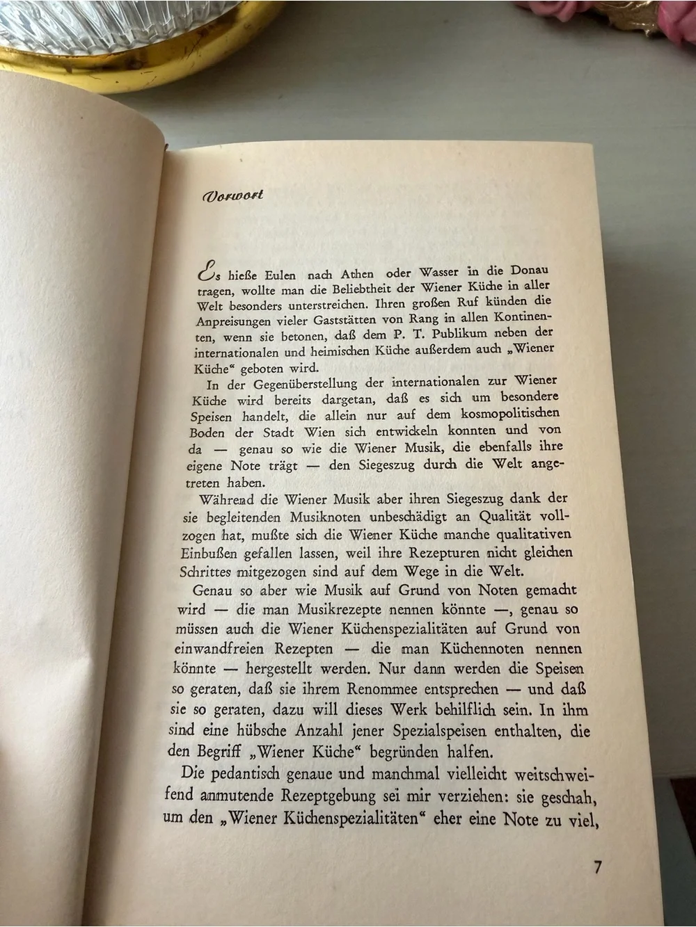 Vintage Der Wiener Küche Cookbook by Franz Ruhm - Cream and Blue
